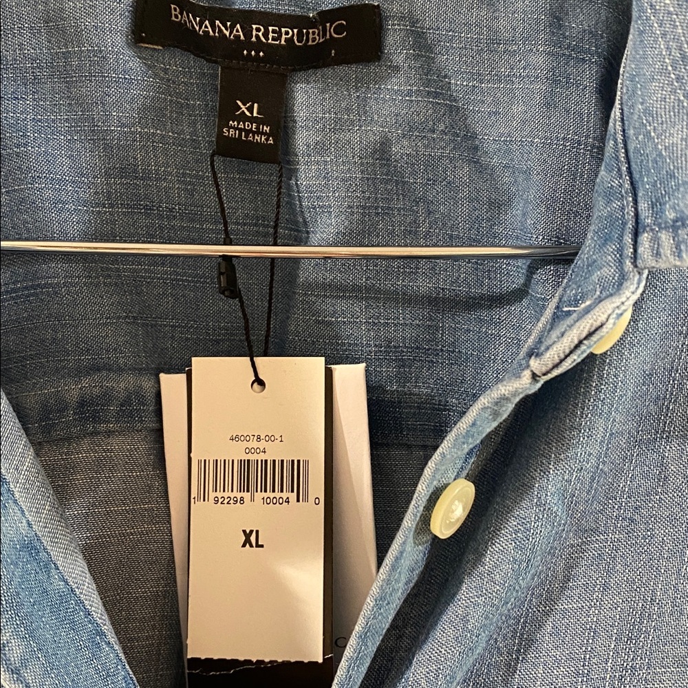 Banana Republic Light Blue Untucked Fit Chambray Shirt - Size XL - Picture 2 of 11